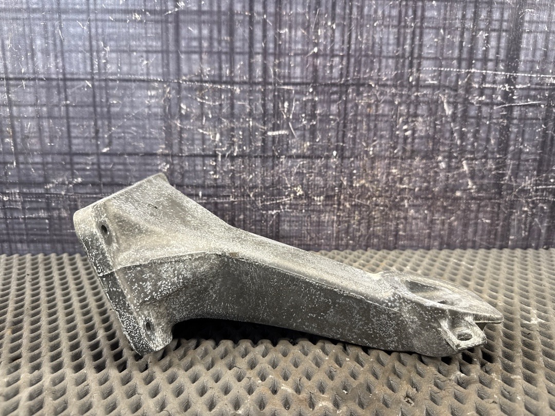 Кронштейн двигателя, 2990 рублей, Красноярск