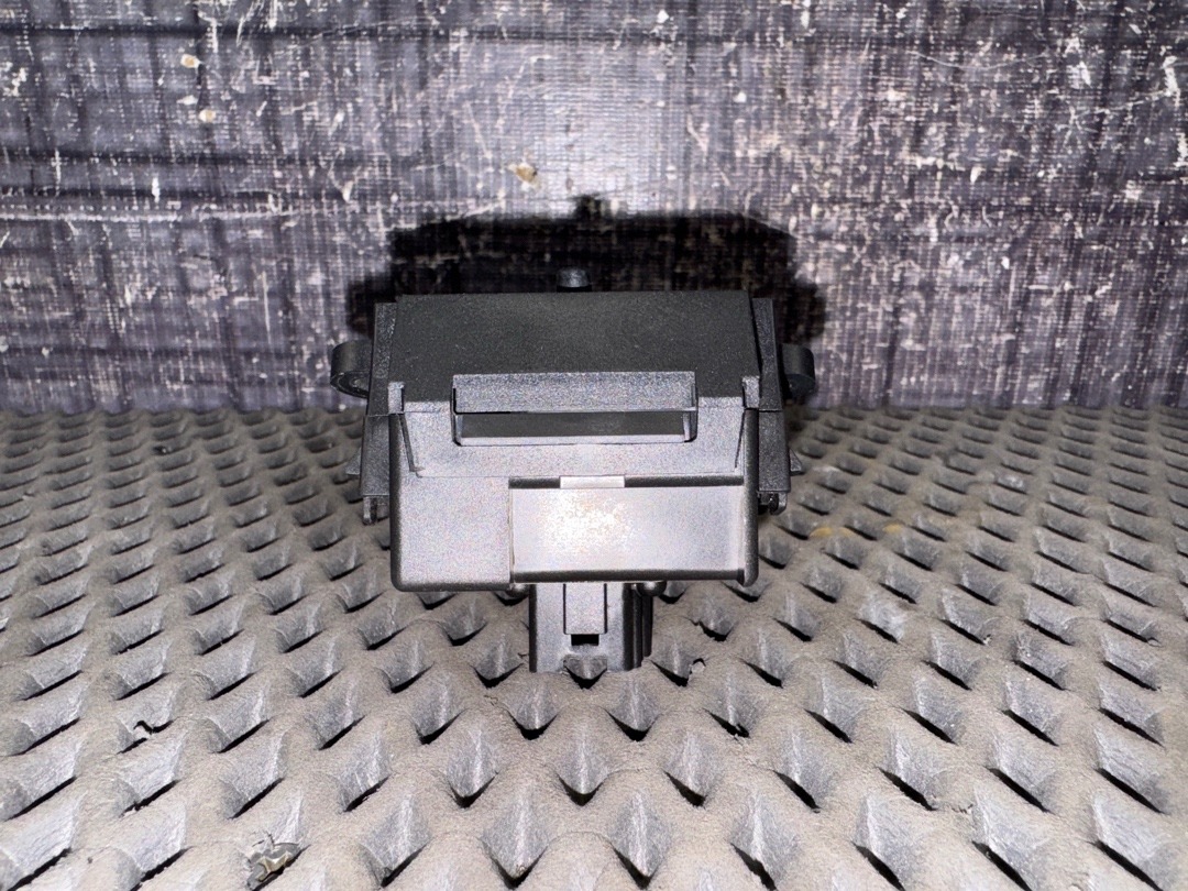 Подрулевой переключатель, 440 рублей, Красноярск