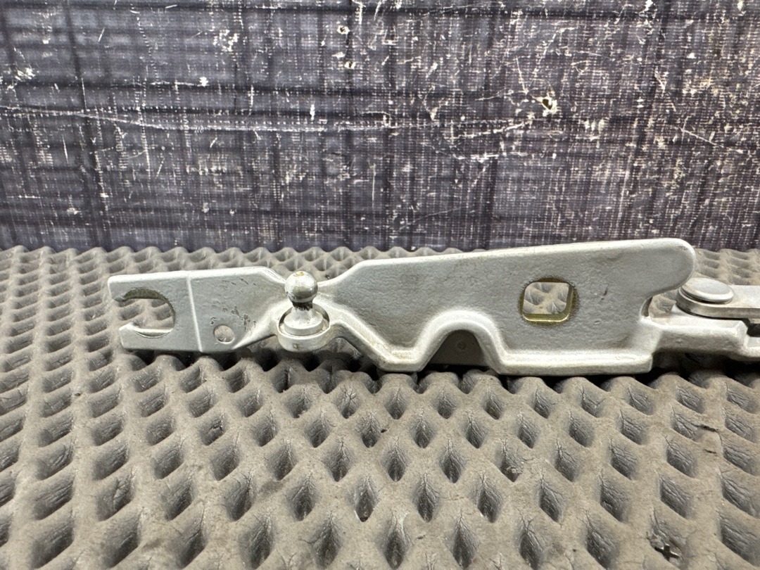 Петля капота, 678 рублей, Красноярск