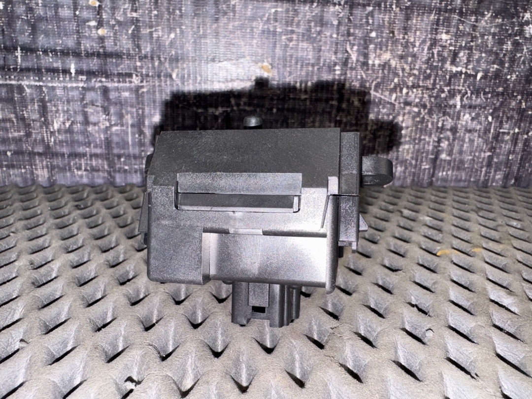 Подрулевой переключатель, 432 рублей, Красноярск