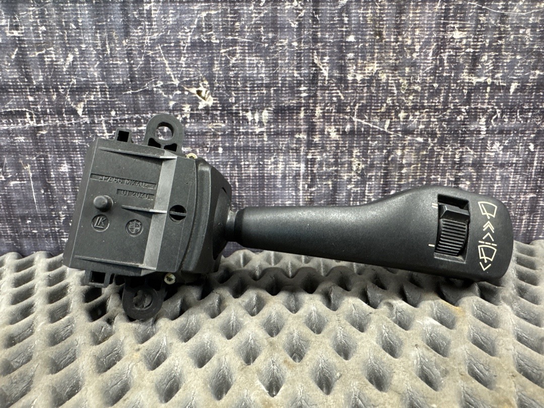 Подрулевой переключатель, 440 рублей, Красноярск