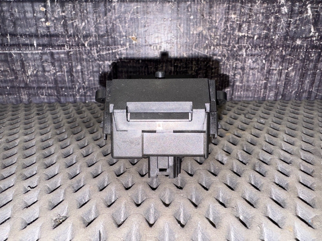 Подрулевой переключатель, 440 рублей, Красноярск