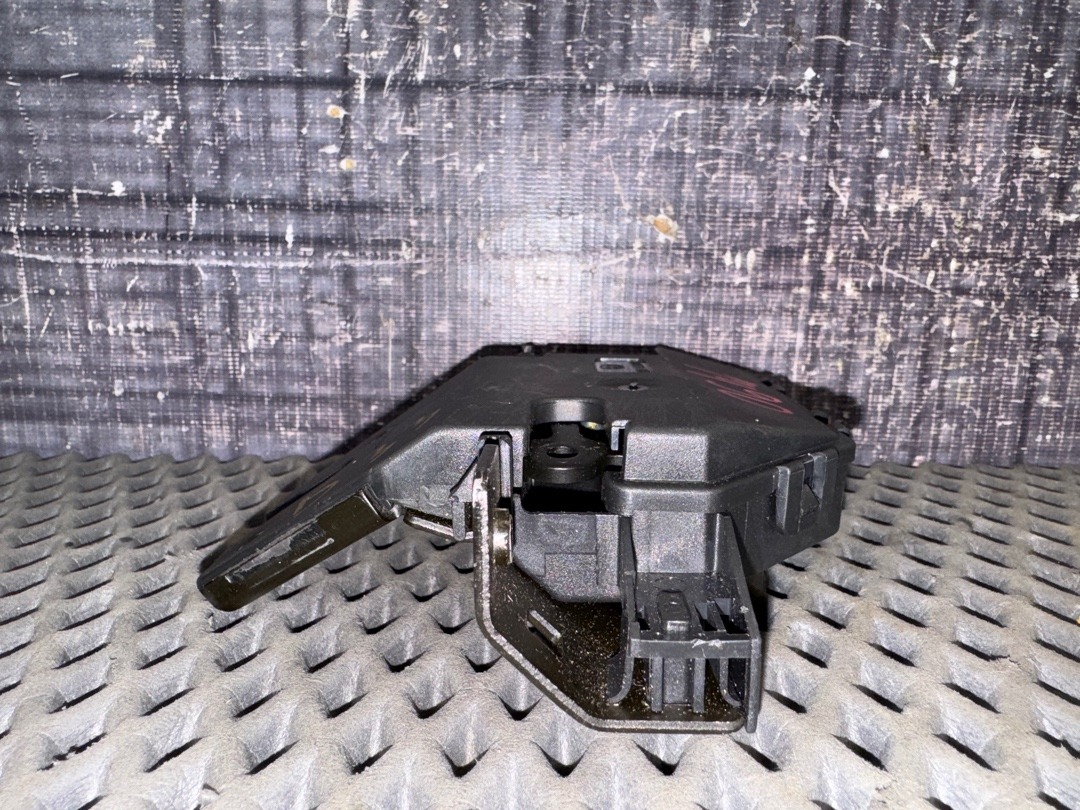 Замок багажника, 918 рублей, Красноярск