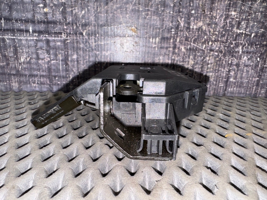 Замок багажника, 918 рублей, Красноярск