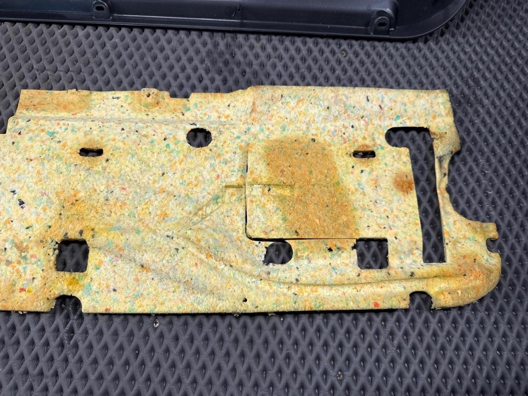 Обшивка крышки багажника, 1420 рублей, Красноярск