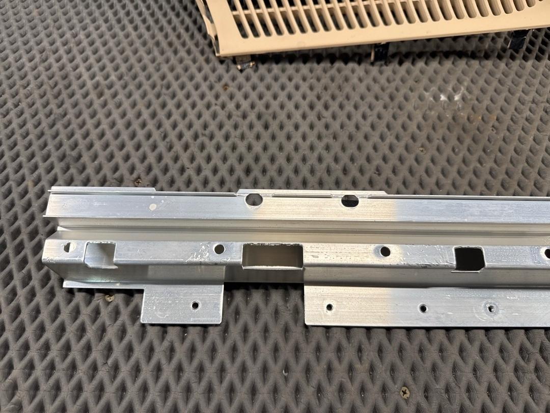 Пластик багажника, 1210 рублей, Красноярск