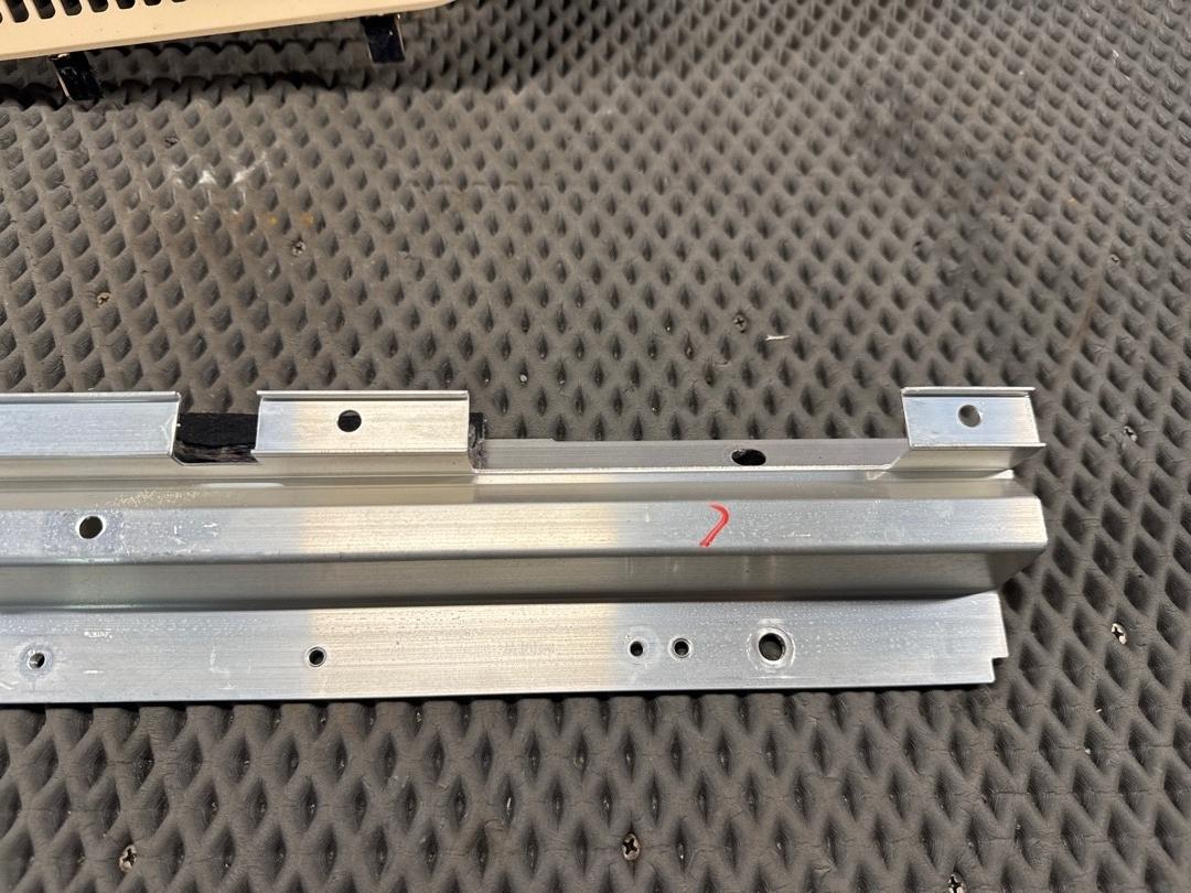 Пластик багажника, 1210 рублей, Красноярск