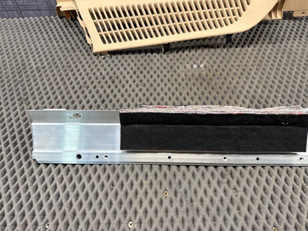 Пластик багажника, 1210 рублей, Красноярск