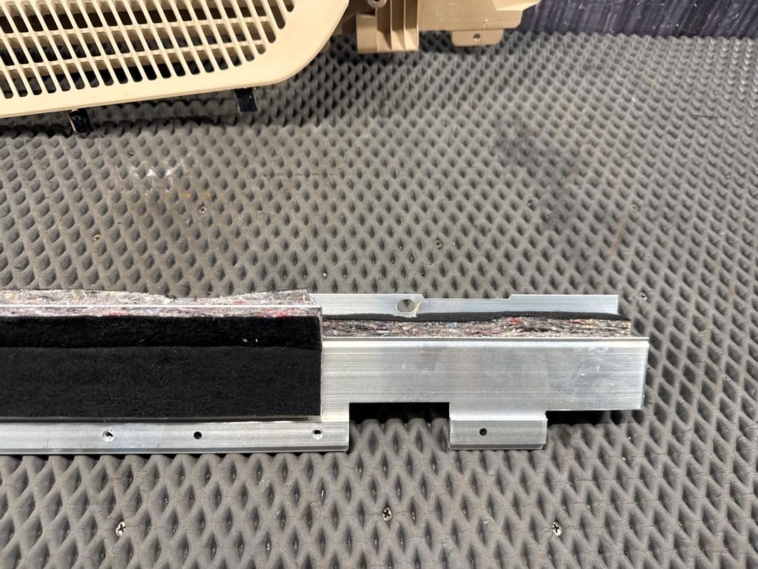 Пластик багажника, 1210 рублей, Красноярск