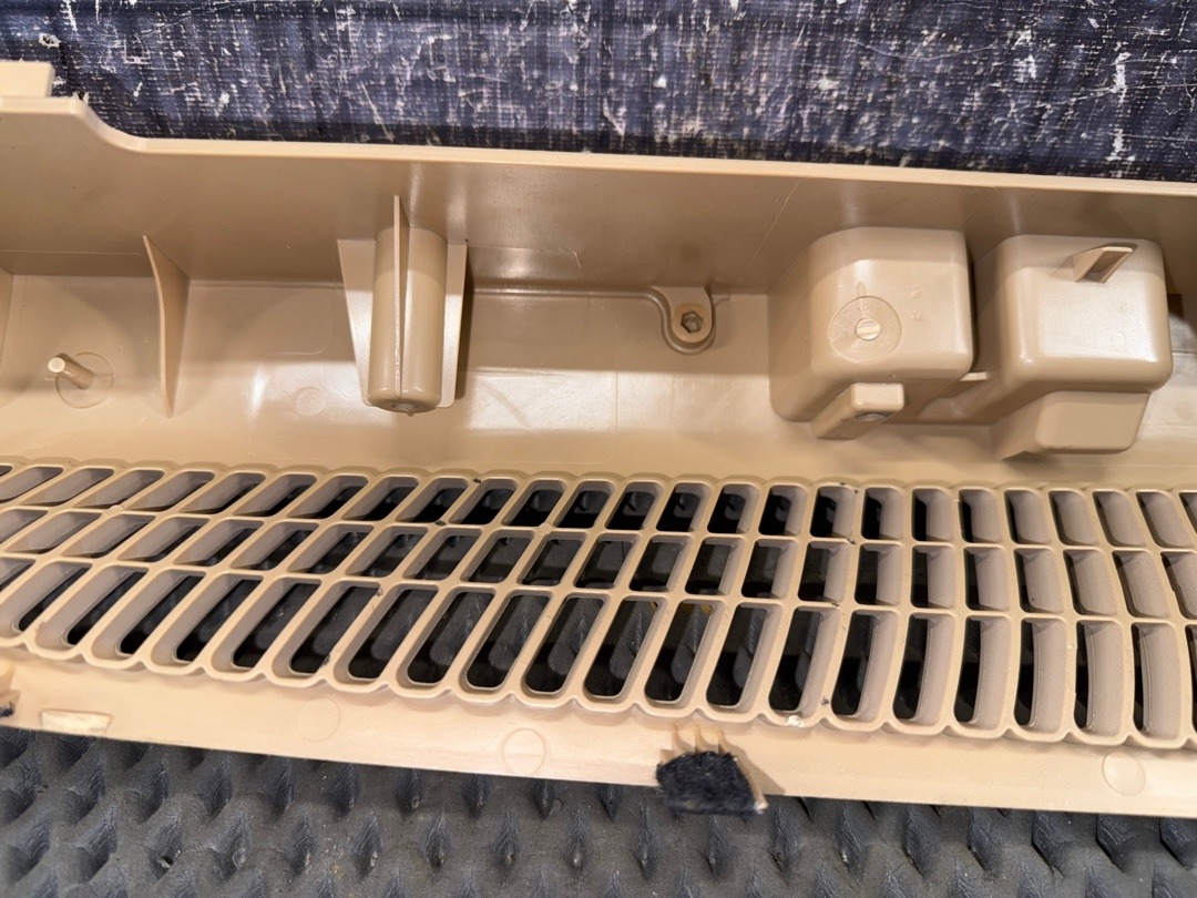 Пластик багажника, 1210 рублей, Красноярск