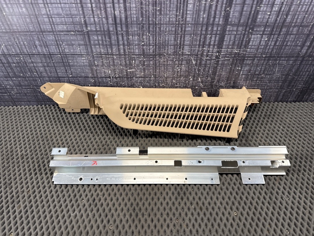 Пластик багажника, 1210 рублей, Красноярск