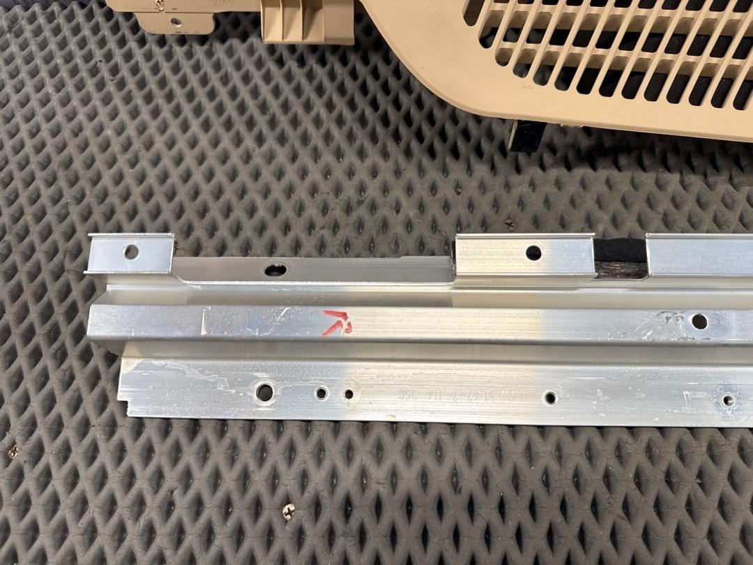 Пластик багажника, 1210 рублей, Красноярск