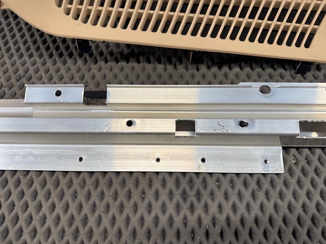 Пластик багажника, 1210 рублей, Красноярск