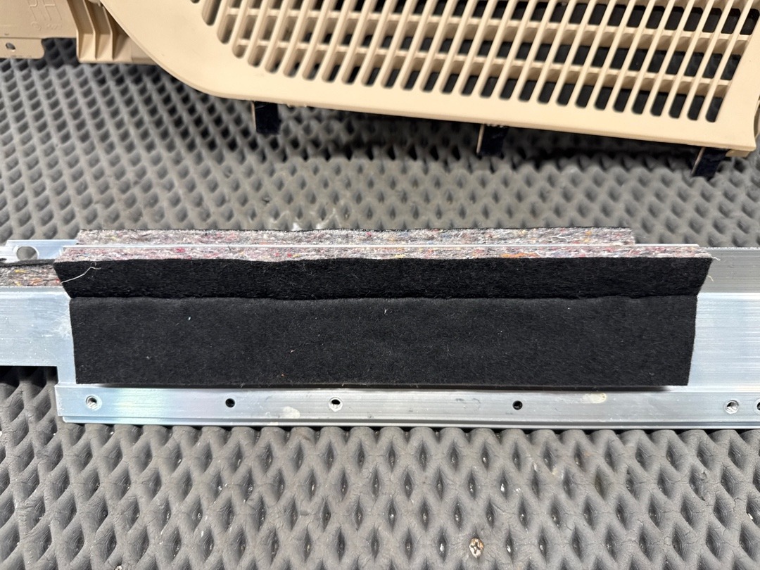 Пластик багажника, 1210 рублей, Красноярск