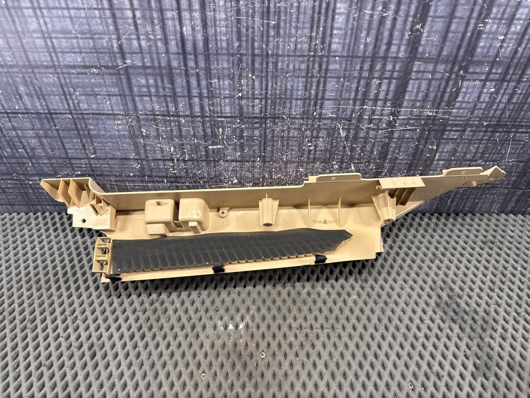 Пластик багажника, 1210 рублей, Красноярск