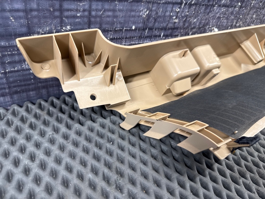 Пластик багажника, 1210 рублей, Красноярск