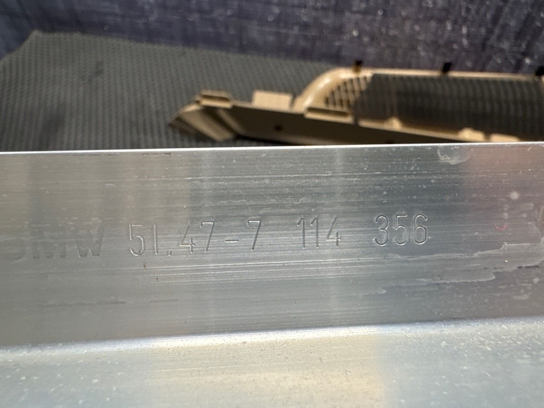 Пластик багажника, 1210 рублей, Красноярск