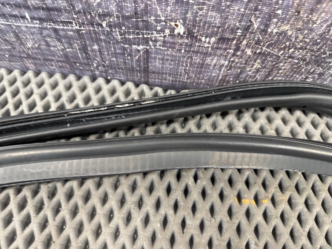 Уплотнитель крышки багажника, 1430 рублей, Красноярск