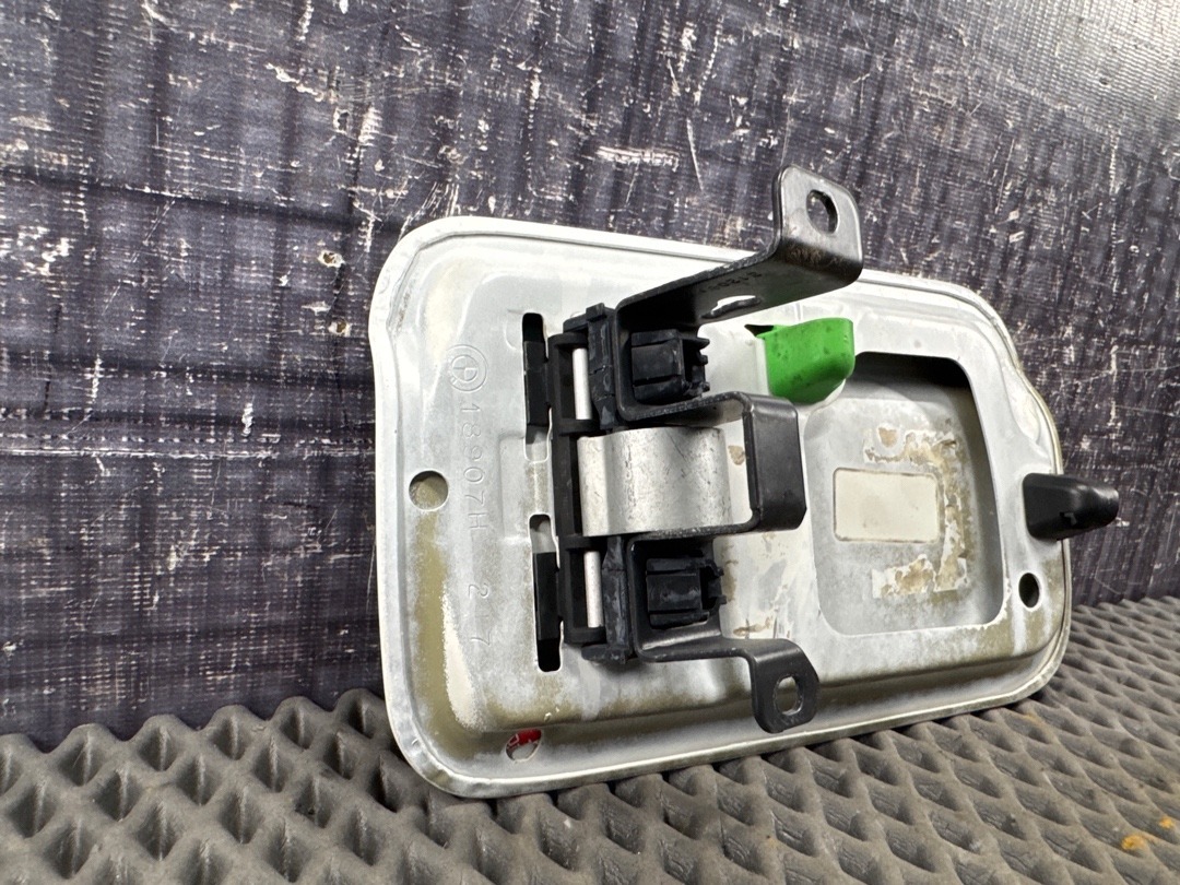 Лючок бензобака, 1020 рублей, Красноярск