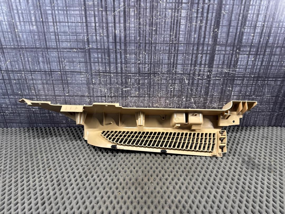 Пластик багажника, 1210 рублей, Красноярск