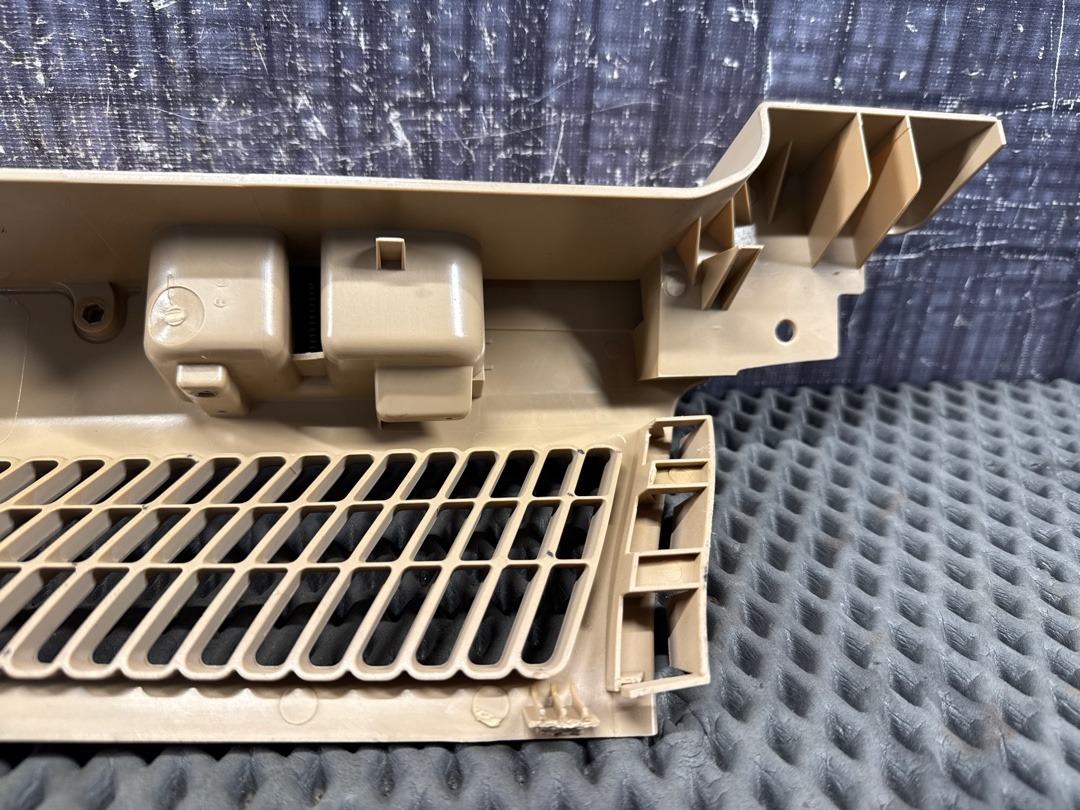 Пластик багажника, 1210 рублей, Красноярск