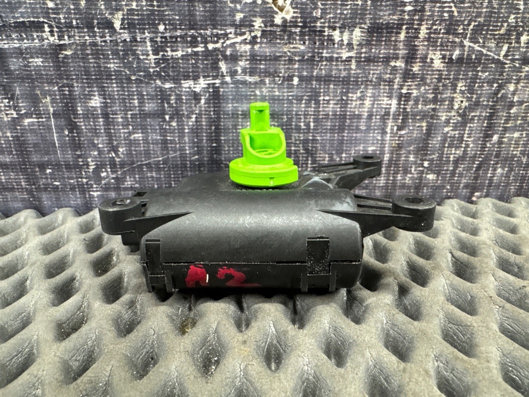 Мотор заслонки печки, 1060 рублей, Красноярск