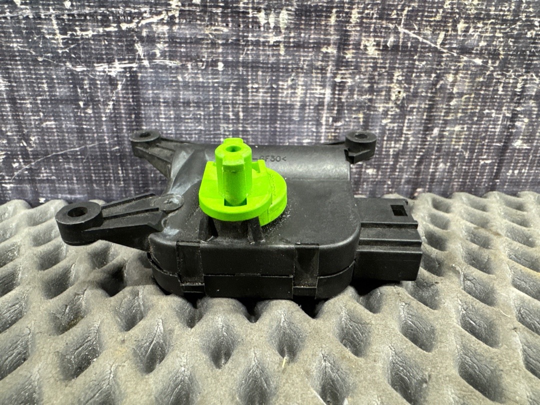 Мотор заслонки печки, 1060 рублей, Красноярск