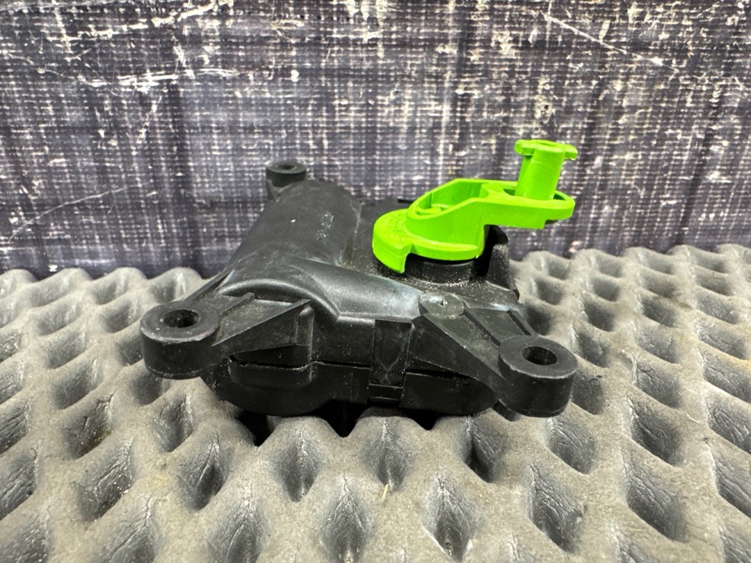 Мотор заслонки печки, 1060 рублей, Красноярск