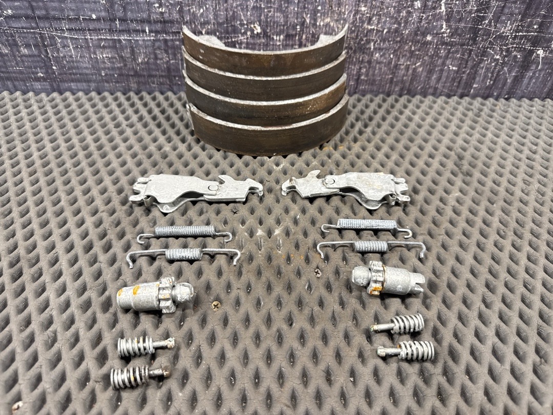 Комплект колодок ручного тормоза, 3630 рублей, Красноярск