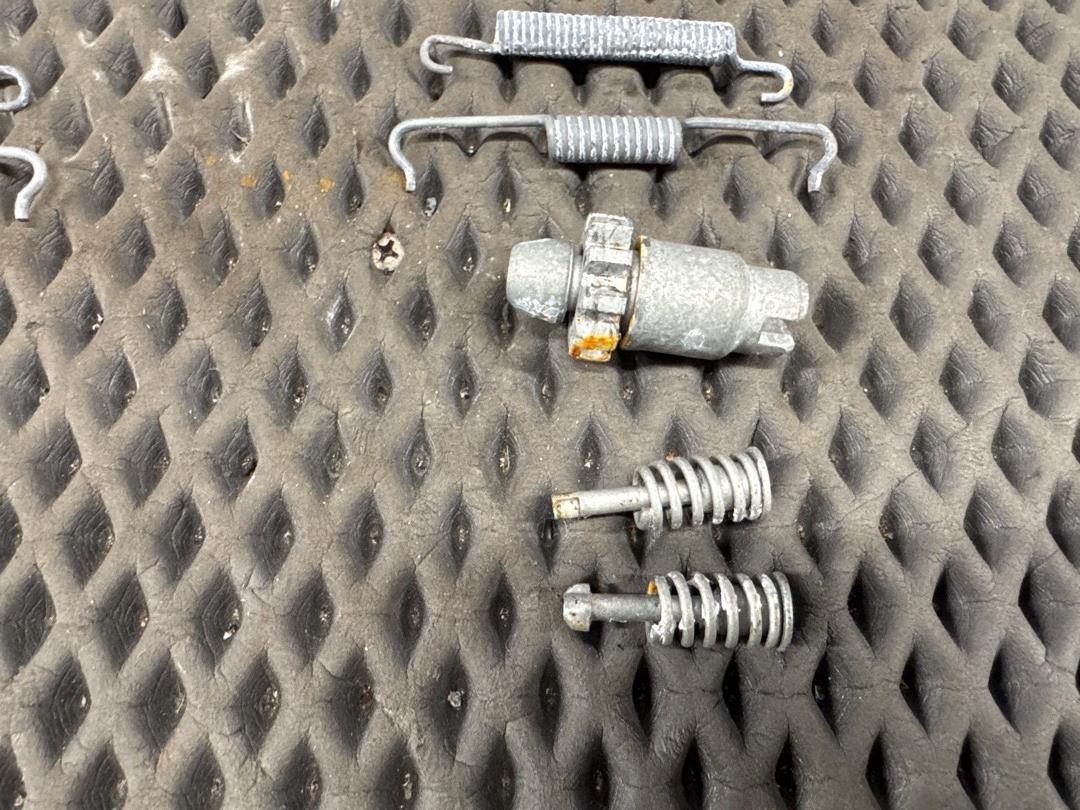 Комплект колодок ручного тормоза, 3630 рублей, Красноярск