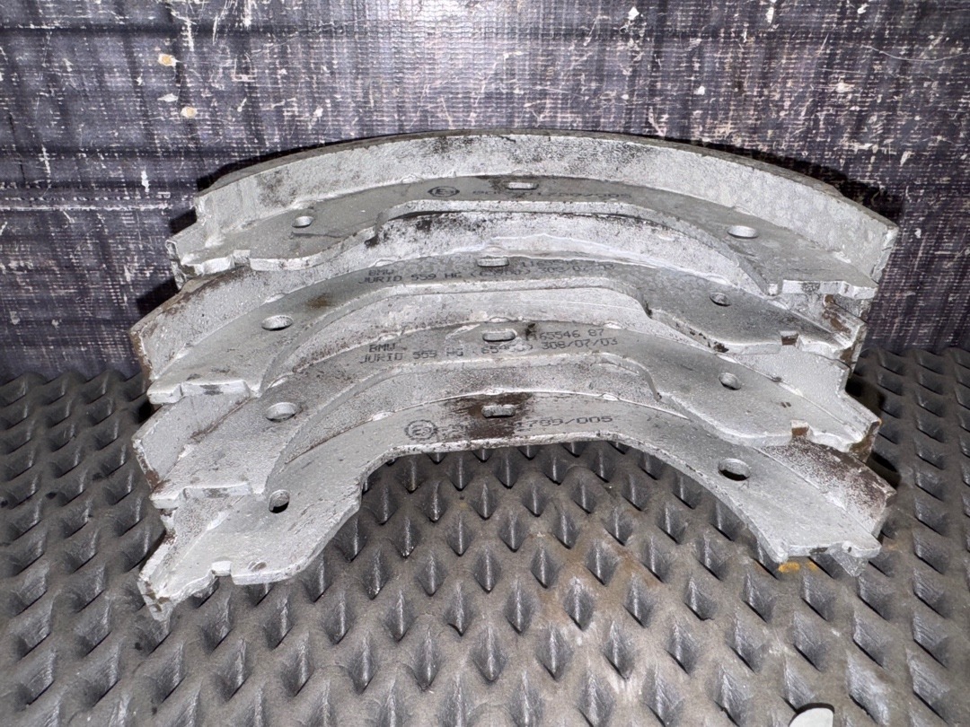 Комплект колодок ручного тормоза, 3630 рублей, Красноярск