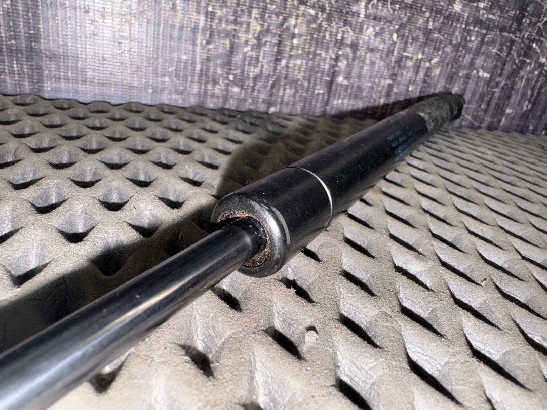 Амортизатор багажника, 302 рублей, Красноярск