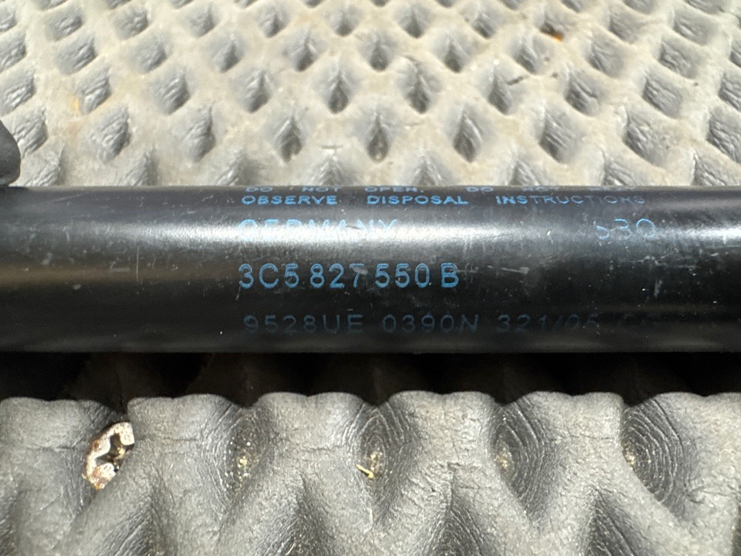 Амортизатор багажника, 302 рублей, Красноярск