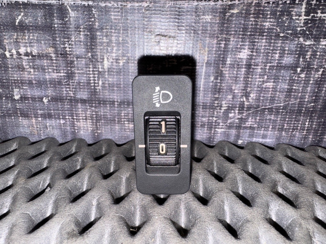 Кнопка корректора фар, 282 рублей, Красноярск