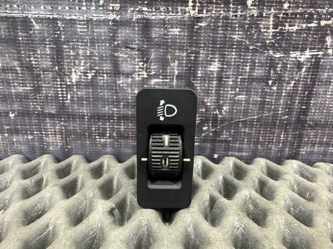 Кнопка корректора фар, 282 рублей, Красноярск