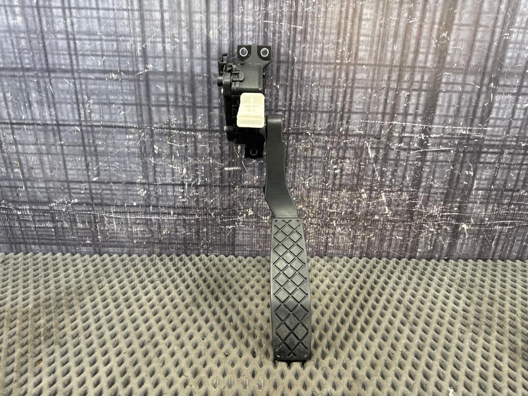 Педаль газа, 858 рублей, Красноярск