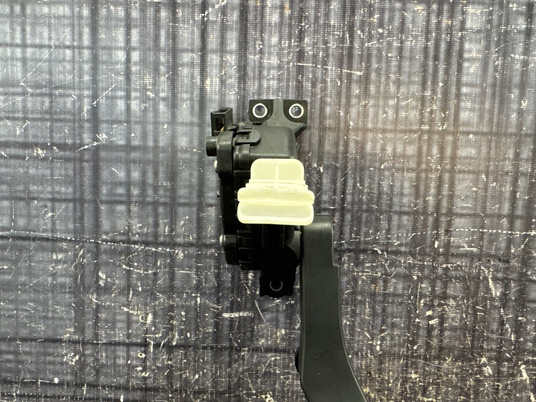 Педаль газа, 858 рублей, Красноярск