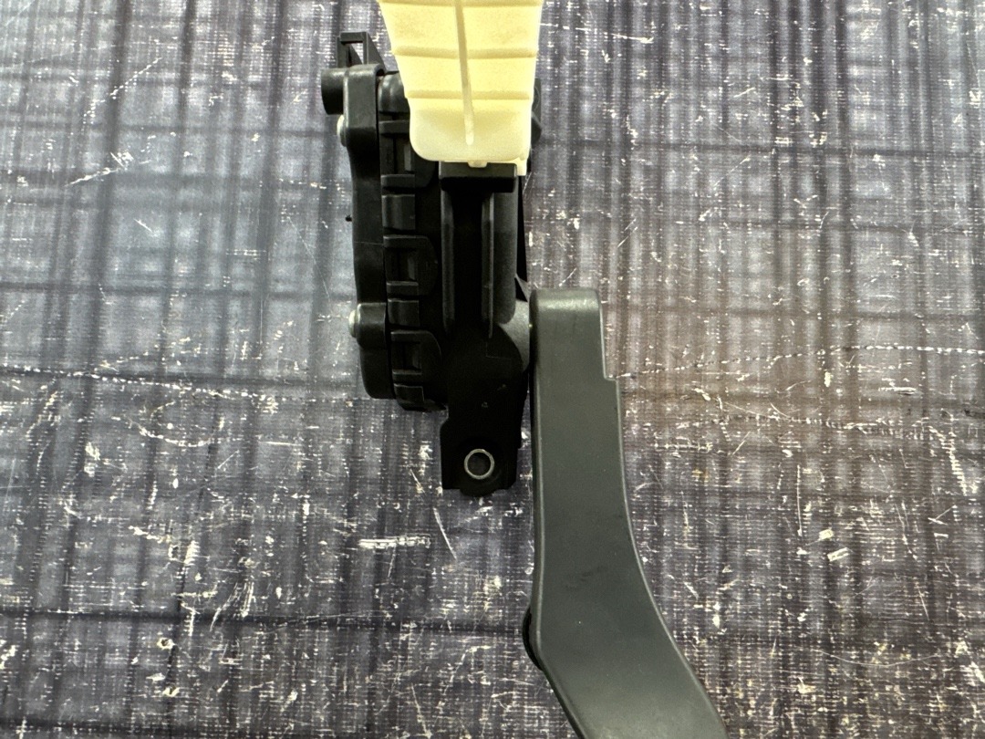 Педаль газа, 858 рублей, Красноярск