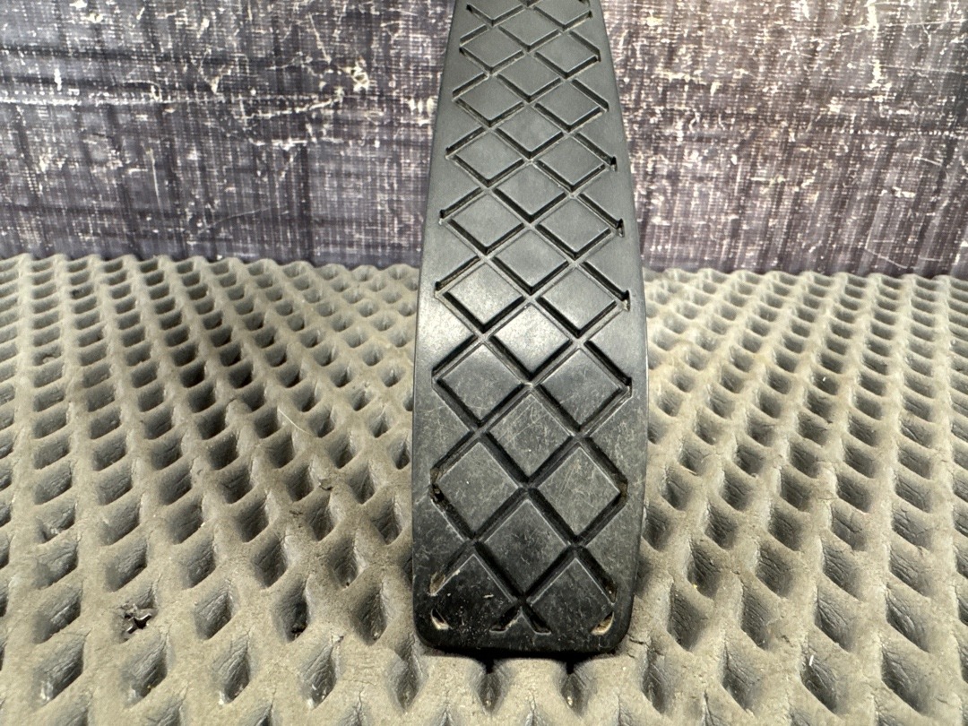 Педаль газа, 858 рублей, Красноярск