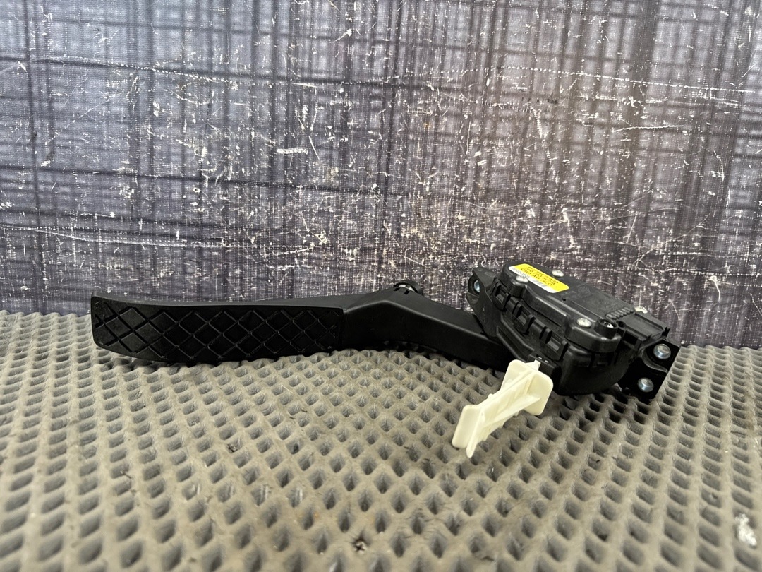 Педаль газа, 858 рублей, Красноярск