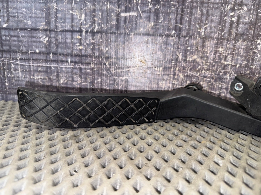 Педаль газа, 858 рублей, Красноярск