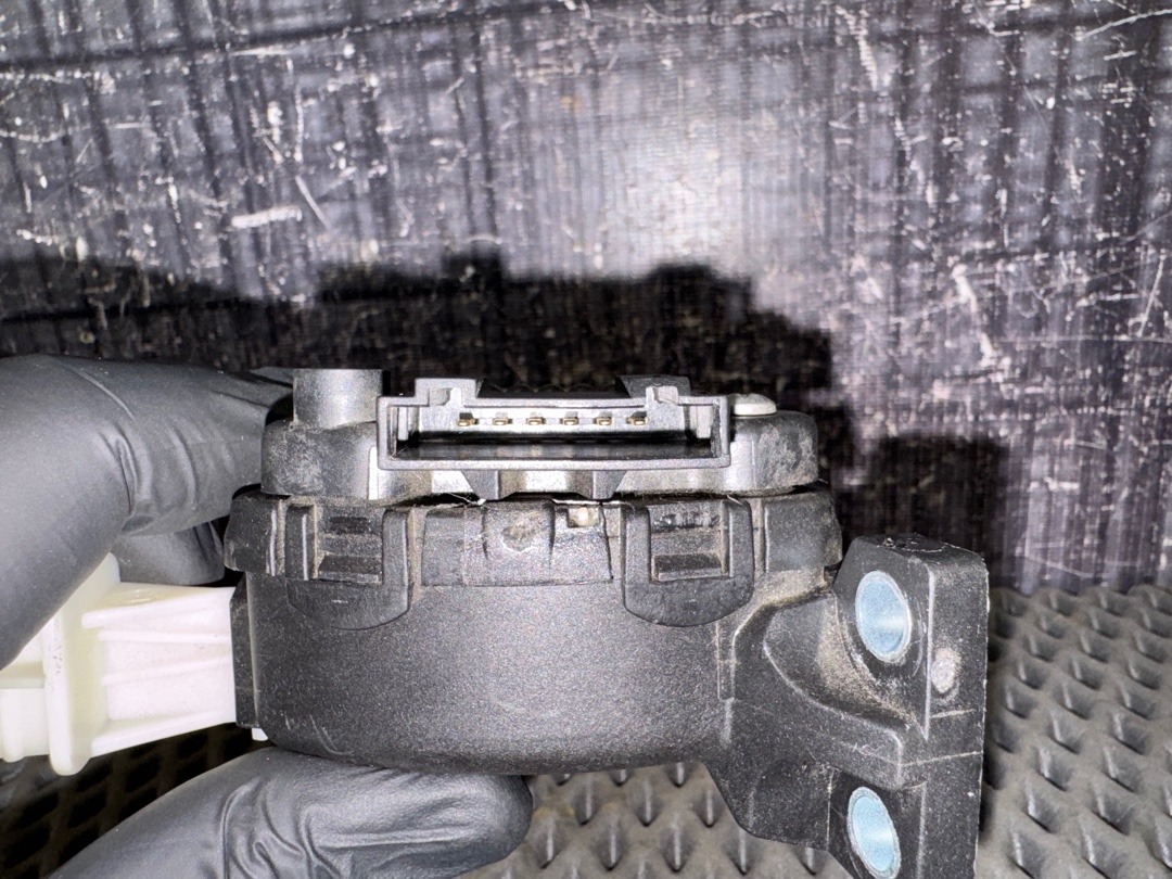 Педаль газа, 858 рублей, Красноярск