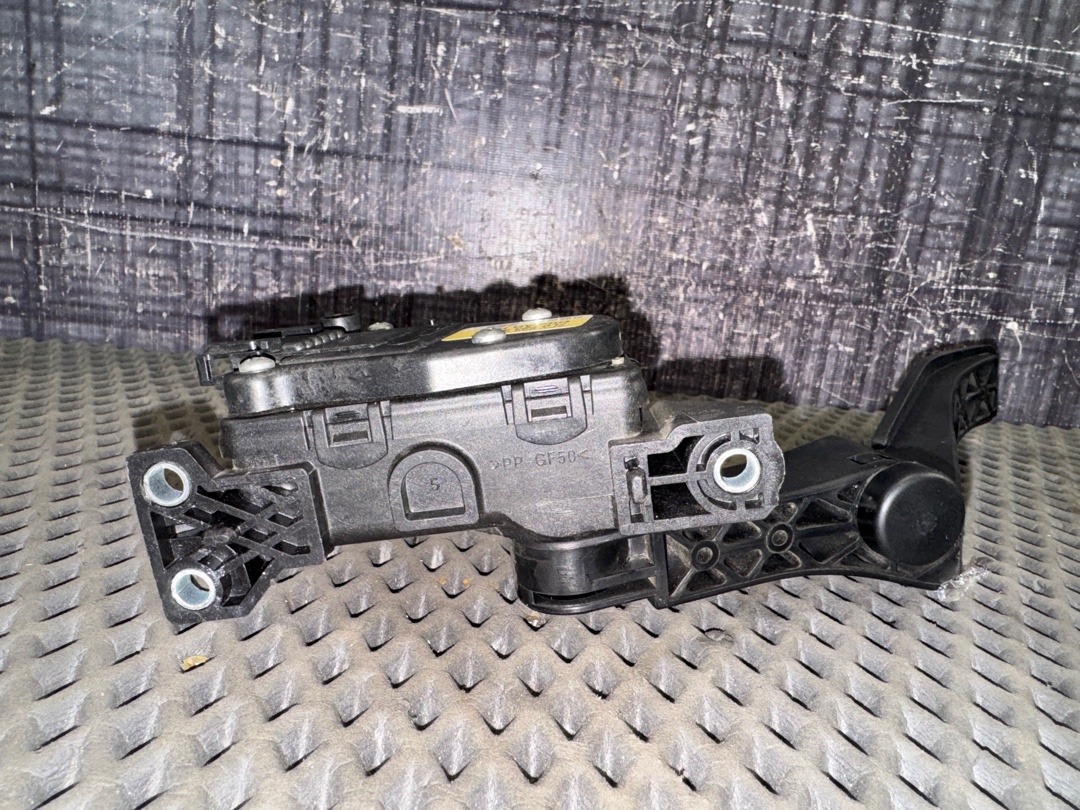 Педаль газа, 858 рублей, Красноярск