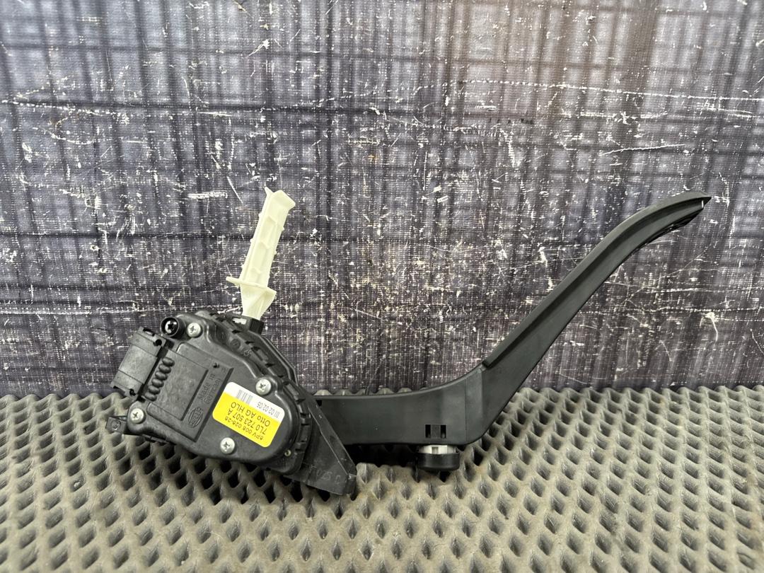 Педаль газа, 858 рублей, Красноярск