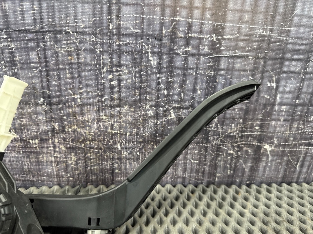 Педаль газа, 858 рублей, Красноярск