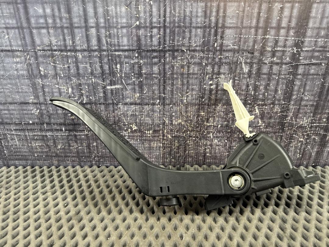 Педаль газа, 858 рублей, Красноярск