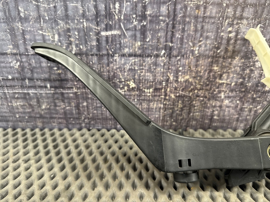 Педаль газа, 858 рублей, Красноярск