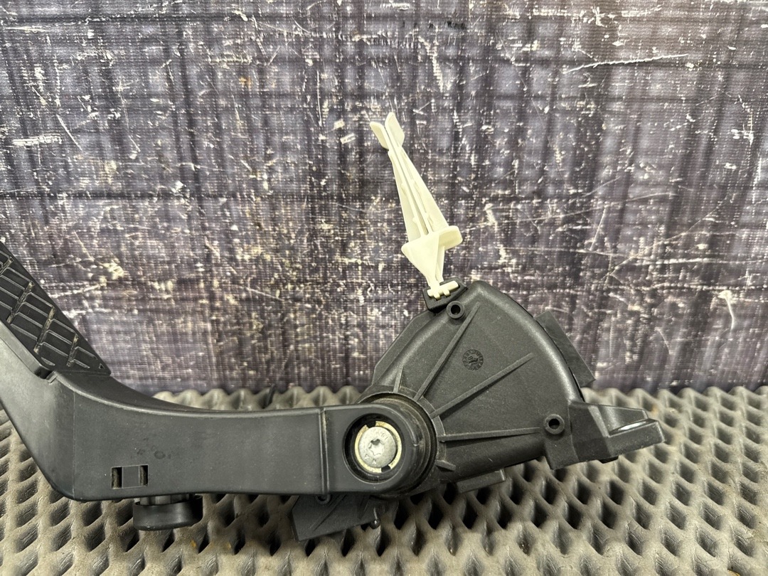 Педаль газа, 858 рублей, Красноярск