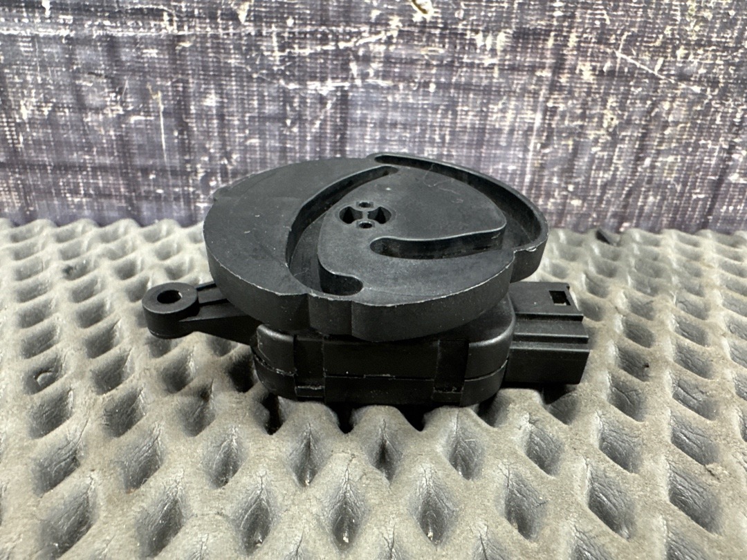 Мотор заслонки печки, 1060 рублей, Красноярск