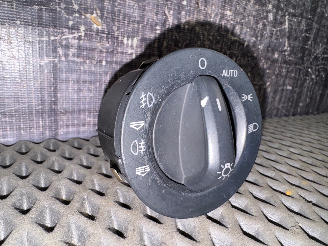 Переключатель света, 553 рублей, Красноярск